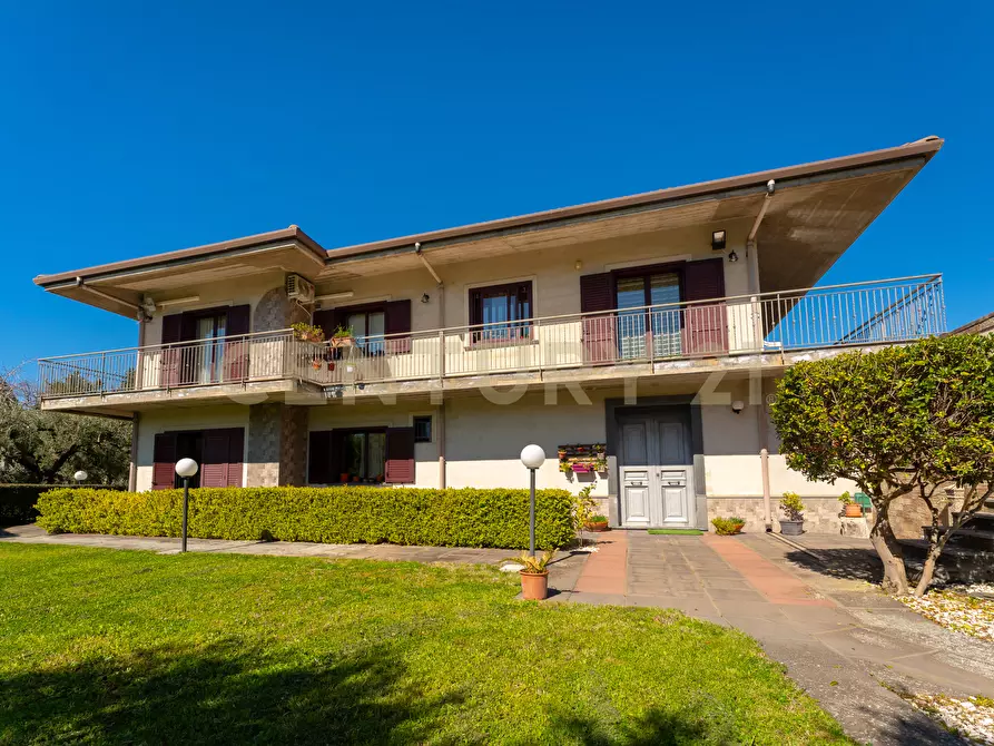 Immagine 1 di Villa in vendita  in Strada Comunale Calderara 5 a Randazzo