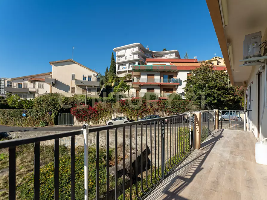 Immagine 39 di Pentalocale in vendita  in Via Lo Jacono Francesco 53 a Sant'agata Li Battiati