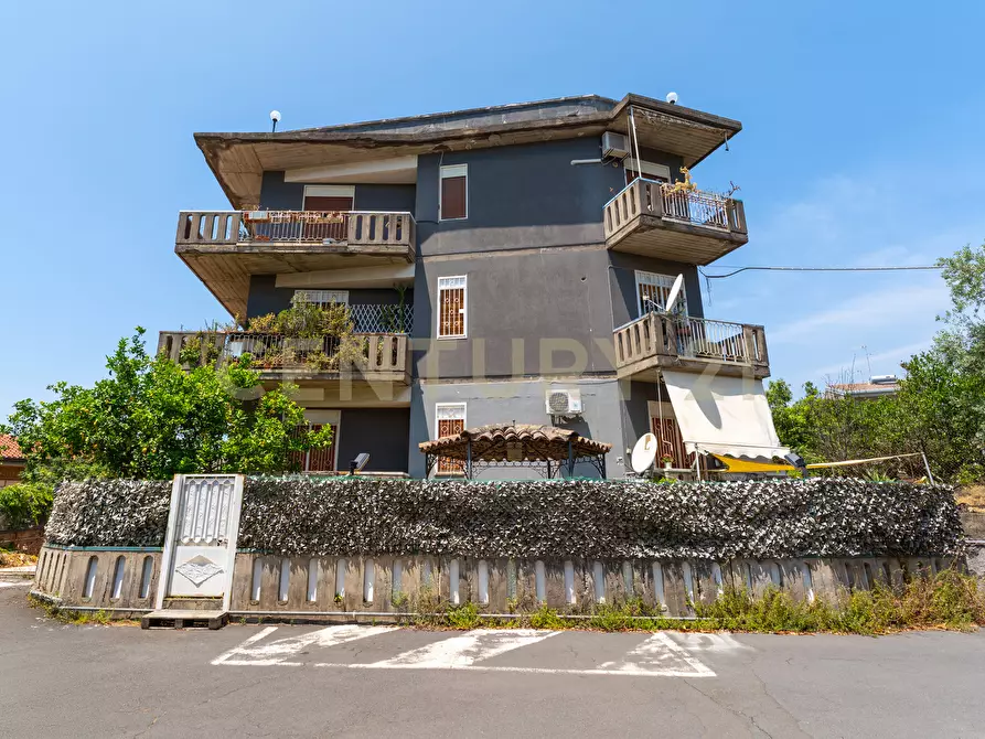 Immagine 20 di Loft/Open space in vendita  in Via Madonna delle Lacrime 64 a San Giovanni La Punta