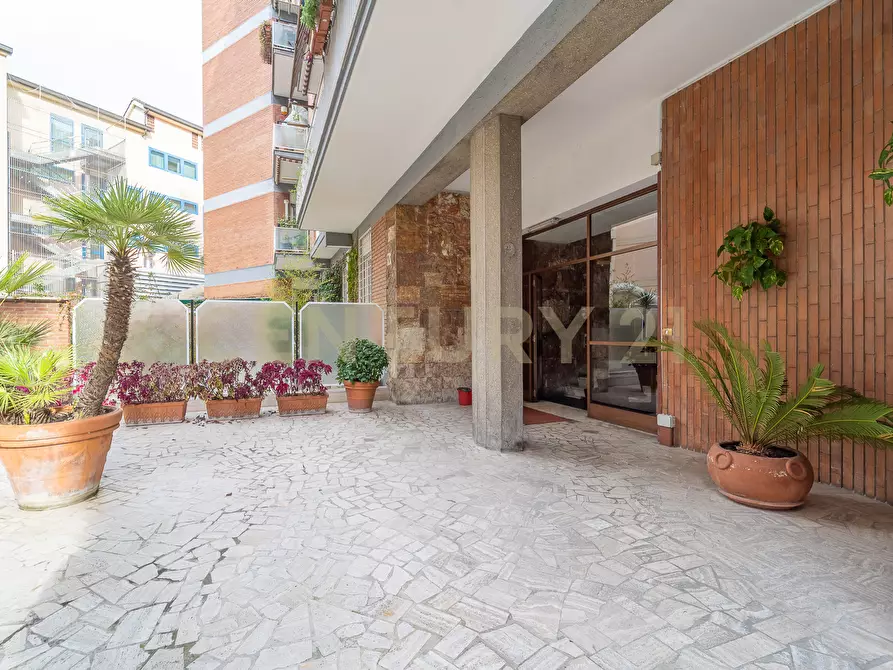 Immagine 20 di Pentalocale in affitto  in Via di Vigna Stelluti 157 a Roma