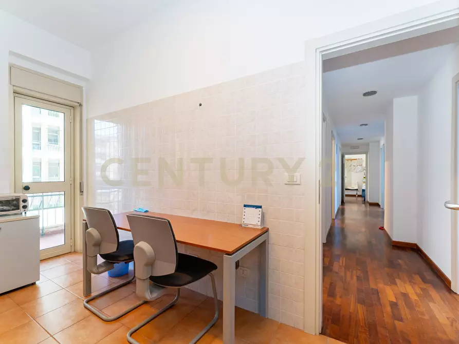 Immagine 55 di Pentalocale in vendita  in Corso Sicilia 64 a Catania