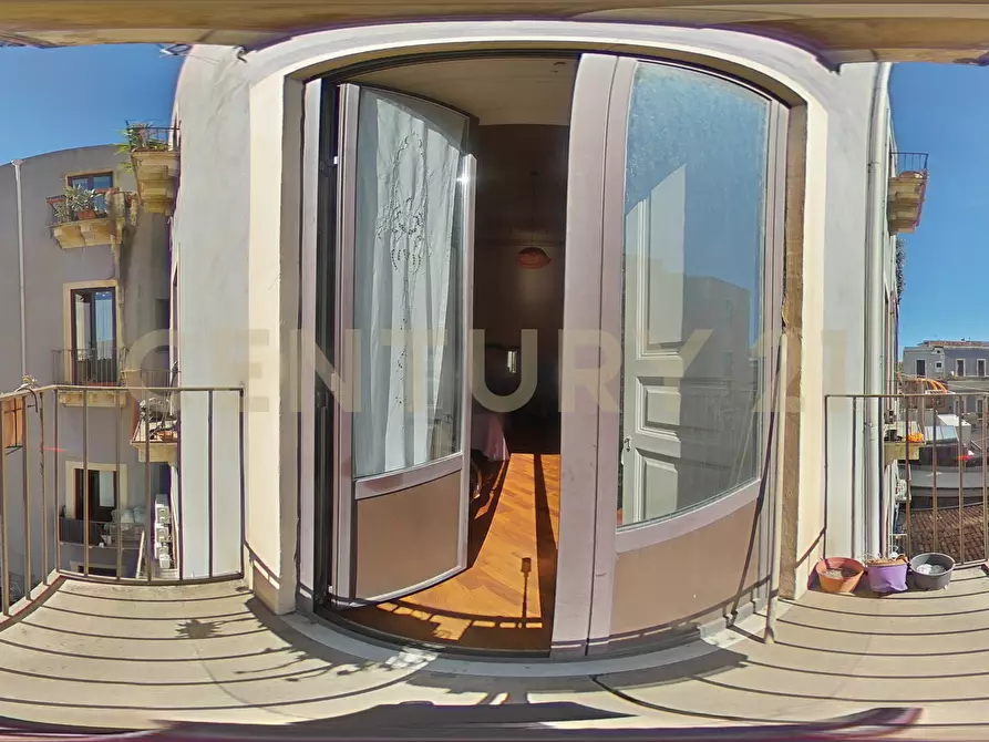 Immagine 61 di Pentalocale in vendita  in Via Etnea 196 a Catania