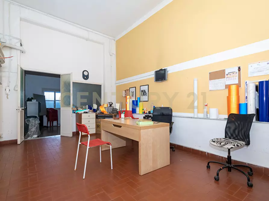 Immagine 20 di Locale commerciale in vendita  in Via Tindari 35 a Misterbianco