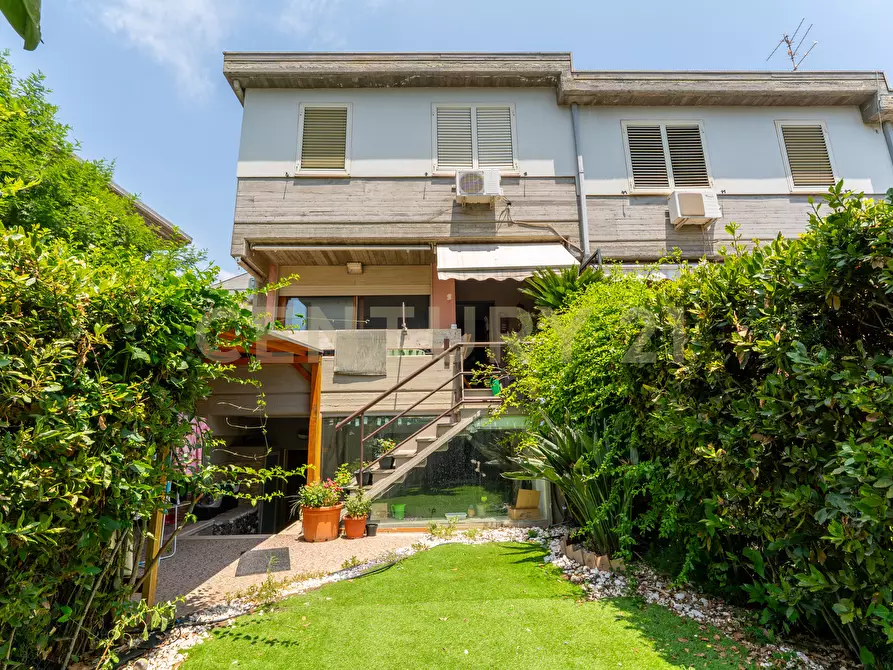 Immagine 1 di Villetta a schiera in vendita  in Via Brenta 21 a San Gregorio Di Catania