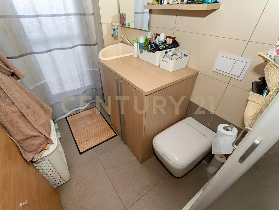 Immagine 36 di Trilocale in vendita  in Via Lo Jacono Francesco 19 a Sant'agata Li Battiati