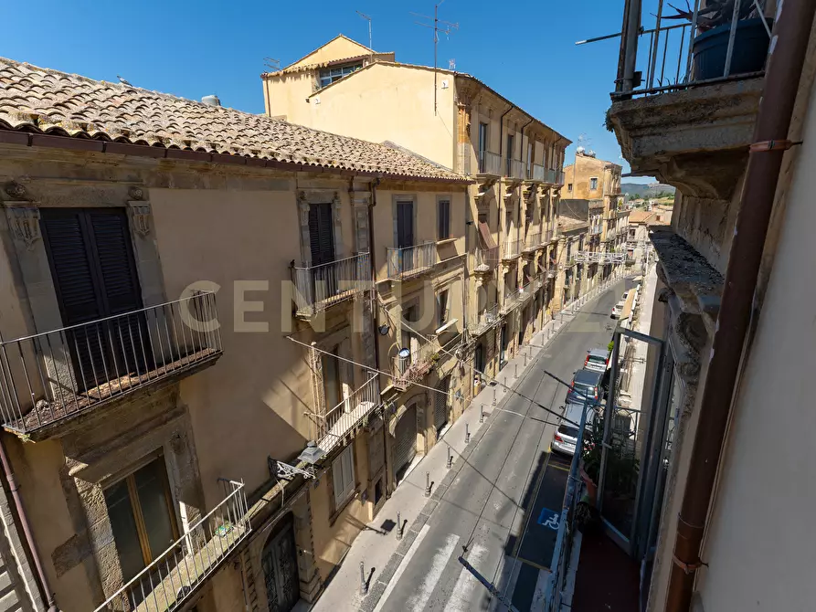 Immagine 21 di Trilocale in vendita  in Corso Vittorio Emanuele 122 a Caltagirone