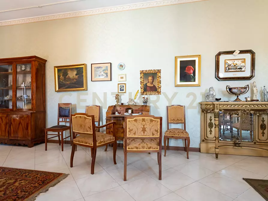 Immagine 19 di Pentalocale in vendita  in Via Vittorio Emanuele 181 a Viagrande