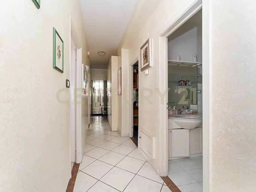 Immagine 19 di Quadrilocale in vendita  in Via San Martino 23 a Acireale