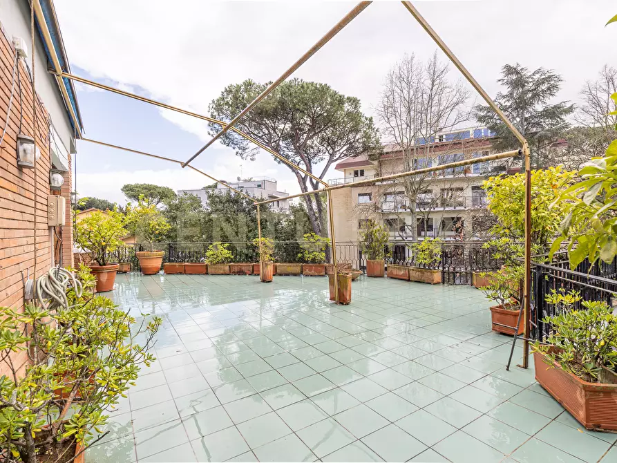 Immagine 5 di Attico in vendita  in Viale Cortina d'Ampezzo a Roma