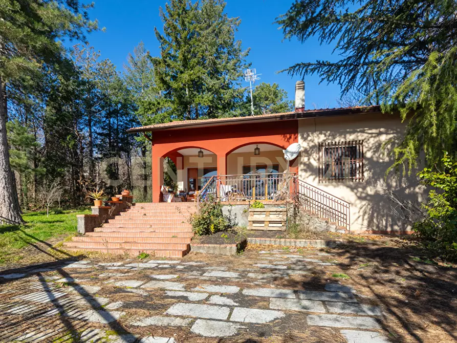 Immagine 1 di Villa in vendita  in Via della Regione 70 a Pedara