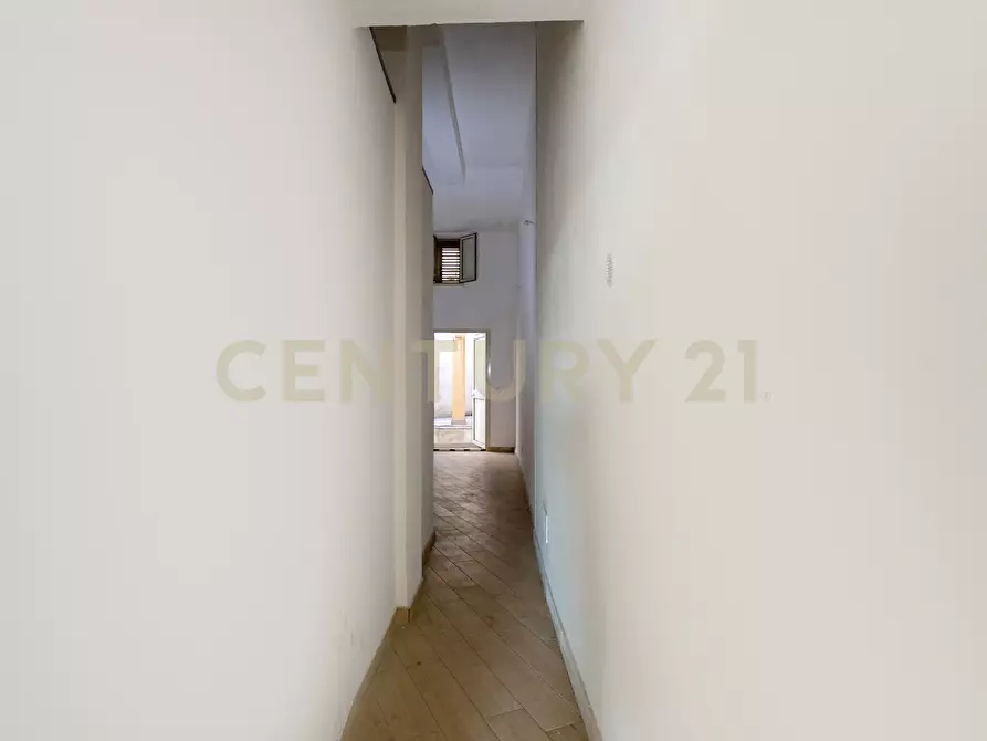 Immagine 47 di Locale commerciale in vendita  in Via Nizzeti 3 a Tremestieri Etneo