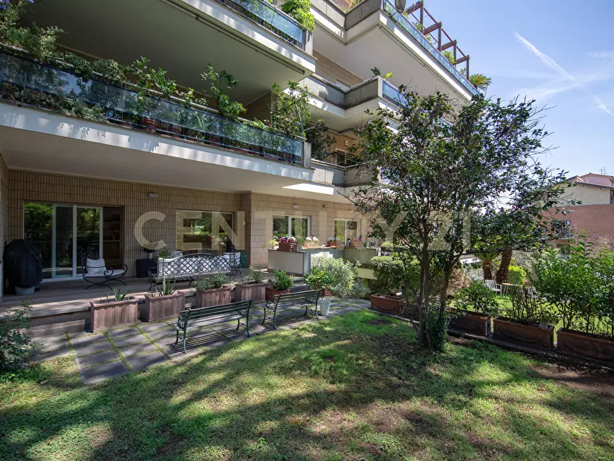 Immagine 36 di Pentalocale in vendita  in Viale Cortina d'Ampezzo 135 a Roma