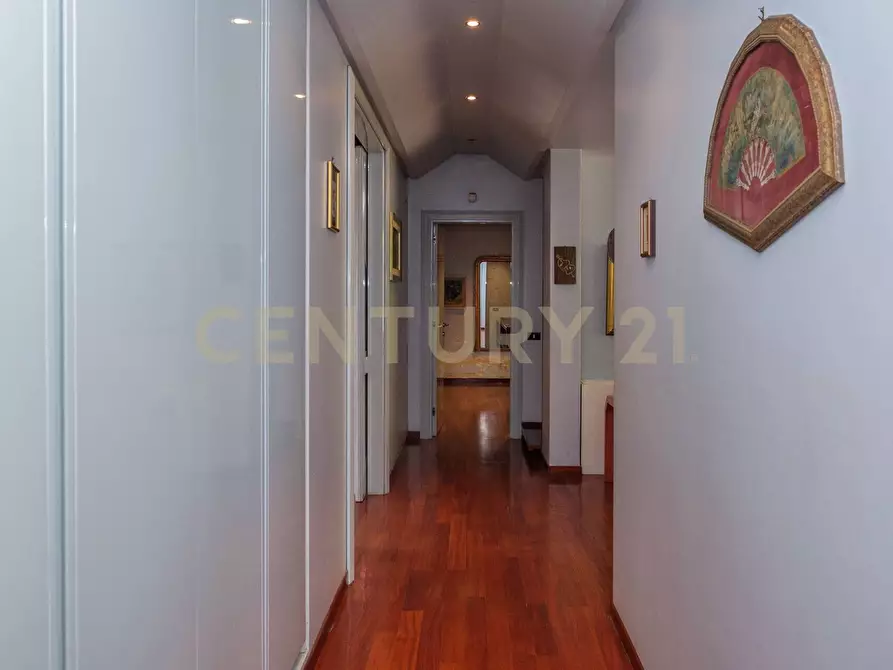 Immagine 19 di Villa in vendita  a Catania