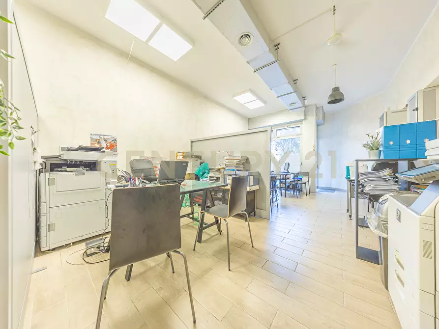 Immagine 9 di Locale commerciale in vendita  in VIA AUGUSTA GENINA 16 a Roma