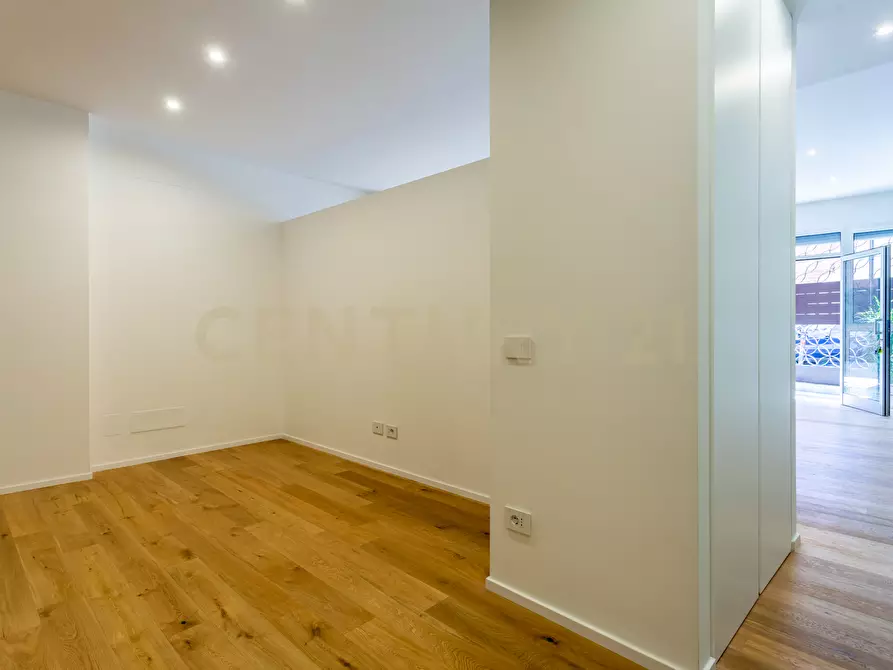 Immagine 6 di Loft/Open space in vendita  in Via dell'Olmata 30 a Roma