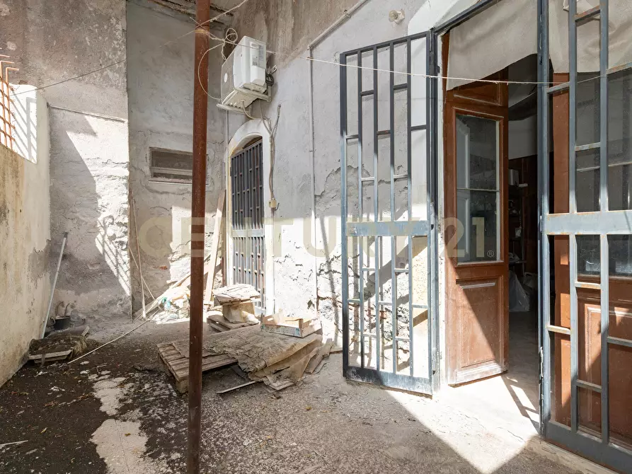 Immagine 22 di Trilocale in vendita  in Via Re Martino 56 a Catania