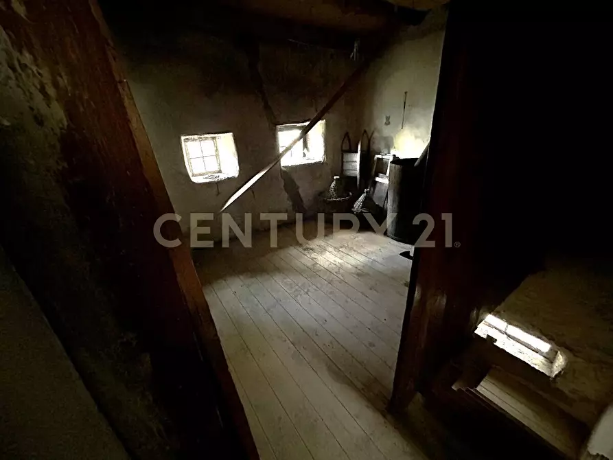 Immagine 7 di Rustico / casale in vendita  in Contrada Tezze a Velo Veronese