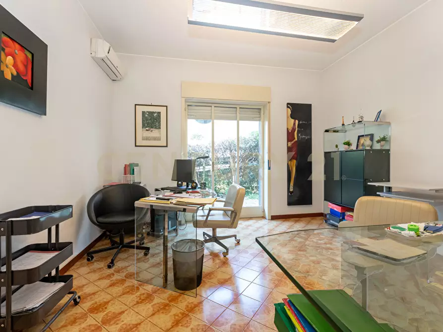 Immagine 17 di Ufficio in vendita  in Via Grazia Deledda 2 a Catania