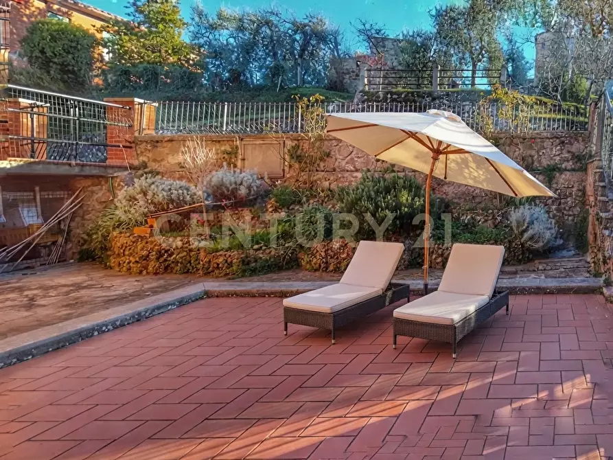 Immagine 1 di Pentalocale in vendita  in Via del Poggiolo 6 a Montalcino