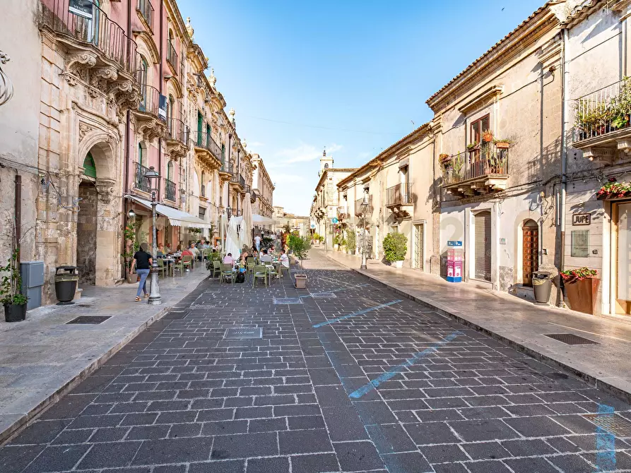 Immagine 40 di Palazzo in vendita  in Via Orologio 3-6 a Palazzolo Acreide