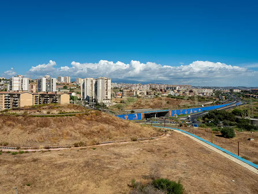 Immagine 13 di Trilocale in vendita  in VIALE CASTAGNOLA 17 a Catania