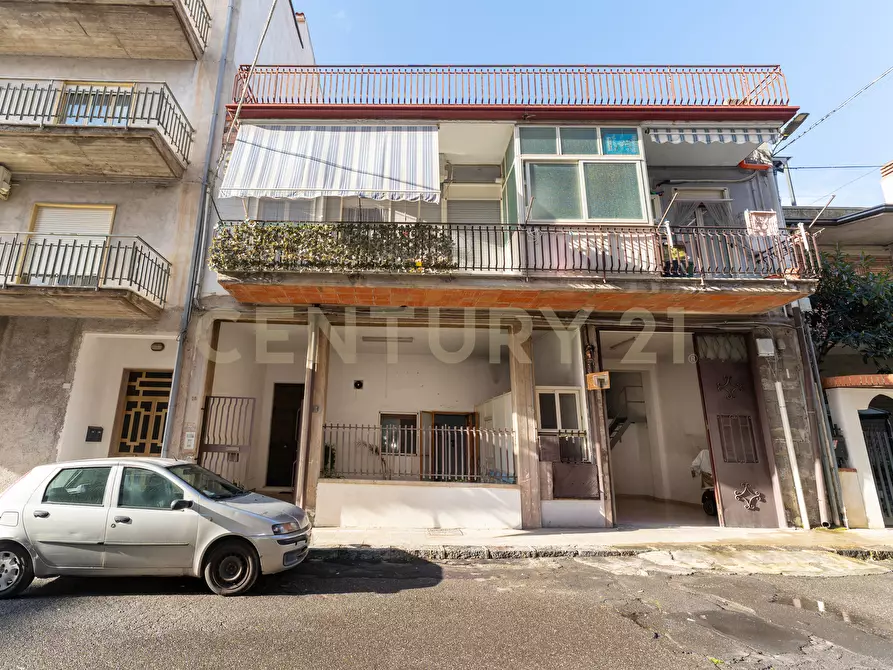 Immagine 31 di Quadrilocale in vendita  in Via P. Gobetti 8 a Adrano