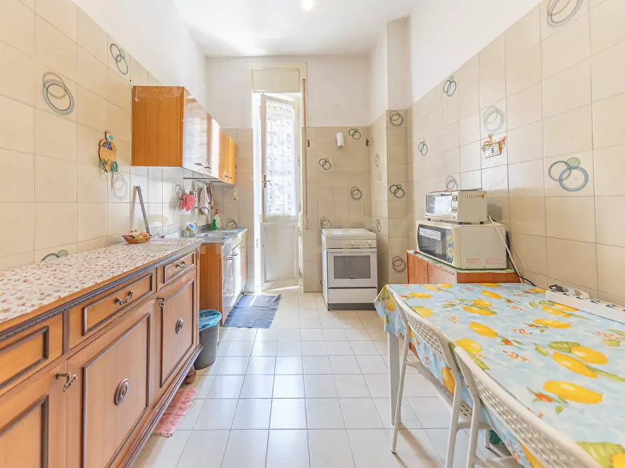 Immagine 14 di Trilocale in vendita  in Via Rosa Guarnieri Carducci 3 a Roma