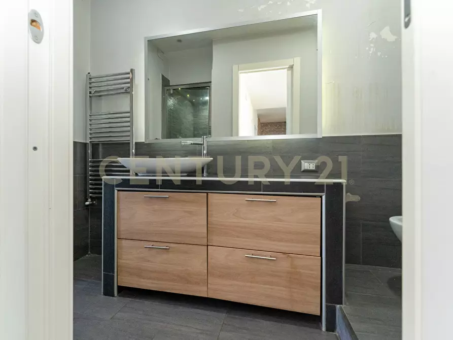 Immagine 10 di Trilocale in vendita  in Via Vittorio Emanuele Orlando 24 a Tremestieri Etneo