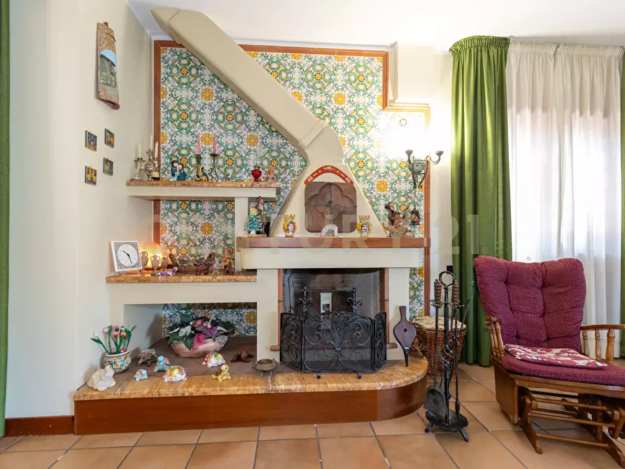 Immagine 61 di Villa in vendita  in Via Salemi 19 a Mascalucia