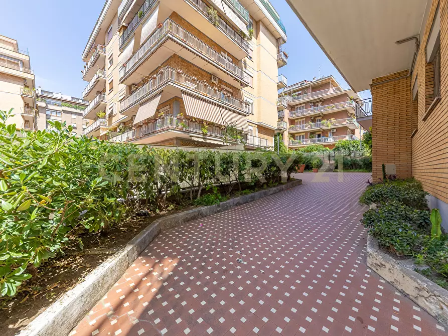 Immagine 108 di Trilocale in vendita  in Via Carlo Dossi 80 a Roma