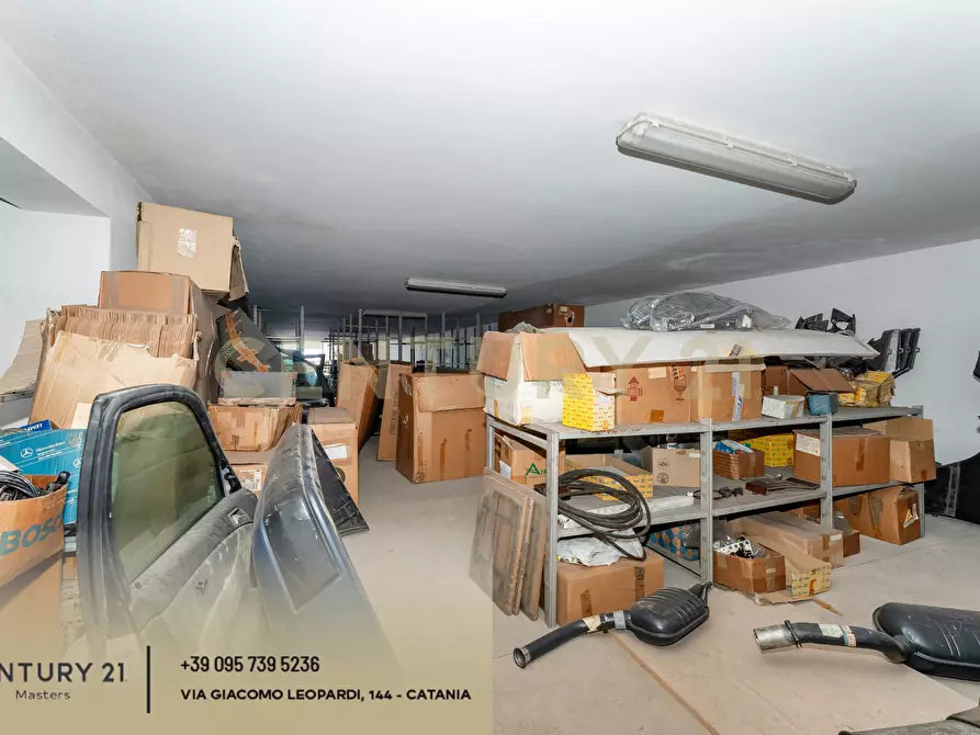 Immagine 20 di Locale commerciale in vendita  in Via Antonio Prestinenza 7 a Catania