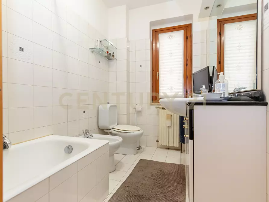 Immagine 40 di Appartamento in vendita  in Via Giovanni Guglielmino 74 a Tremestieri Etneo