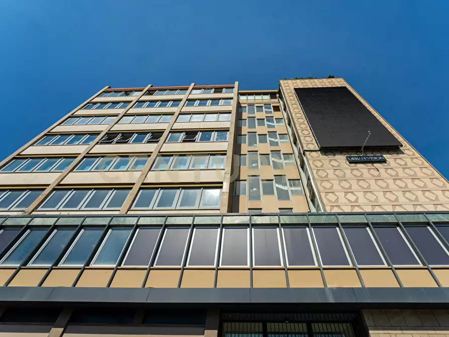 Immagine 23 di Pentalocale in vendita  in Corso Sicilia 64 a Catania