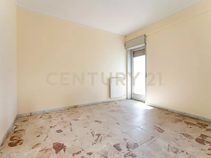 Immagine 17 di Pentalocale in vendita  in Via Carnazza 2 a Tremestieri Etneo