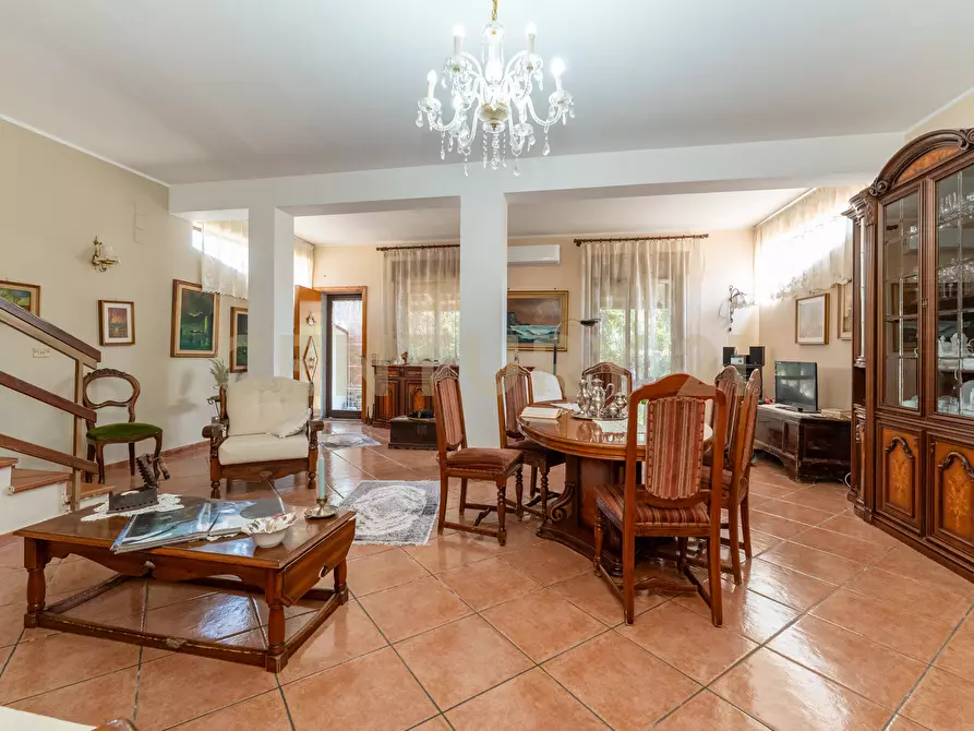 Immagine 11 di Villa in vendita  in Via Libertà 1 a Mascalucia