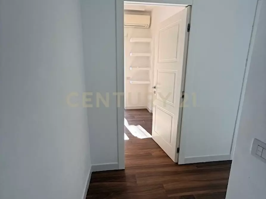 Immagine 37 di Trilocale in affitto  in Via Montecristo 10 a Roma