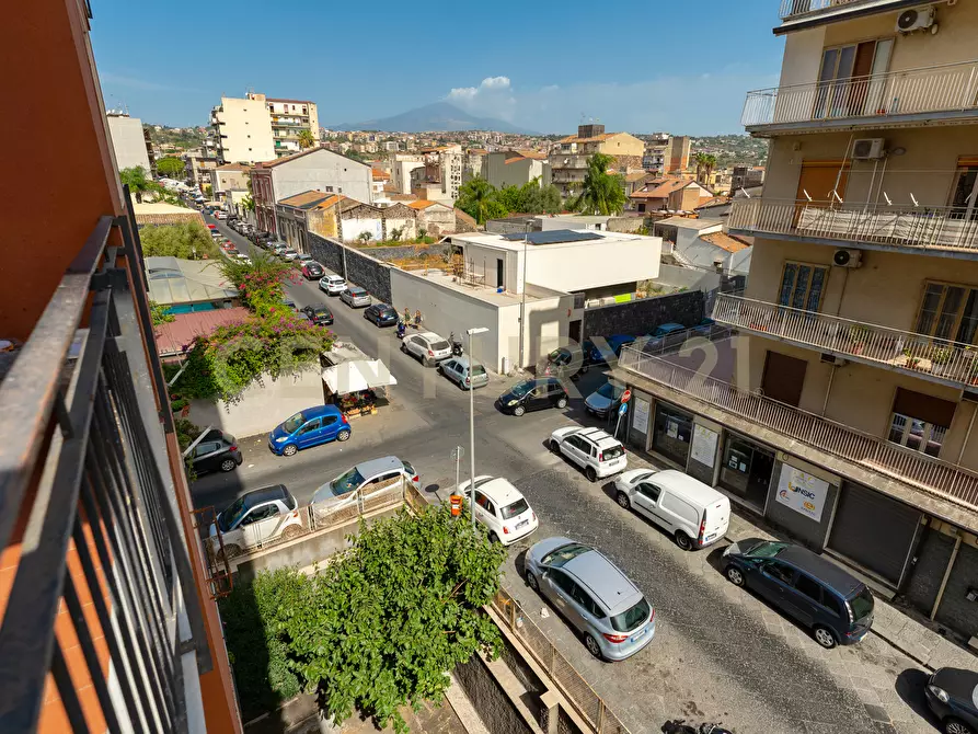 Immagine 36 di Trilocale in vendita  in Via Grasso Finocchiaro 75 a Catania