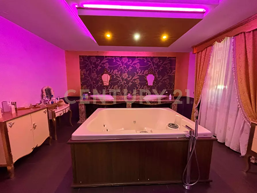 Immagine 36 di Pentalocale in vendita  in Via Giuseppe Basile 2 a Agrigento