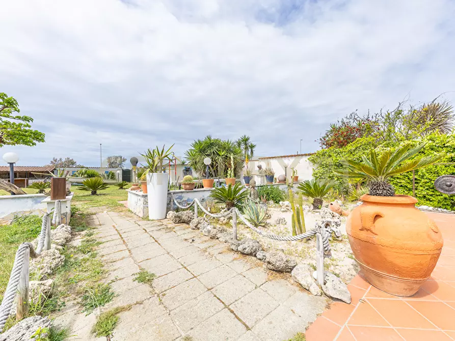 Immagine 70 di Villa in vendita  in Via Calabria 4 a Ardea