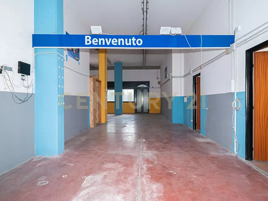 Immagine 16 di Locale commerciale in vendita  in Viale San Teodoro 4i a Catania