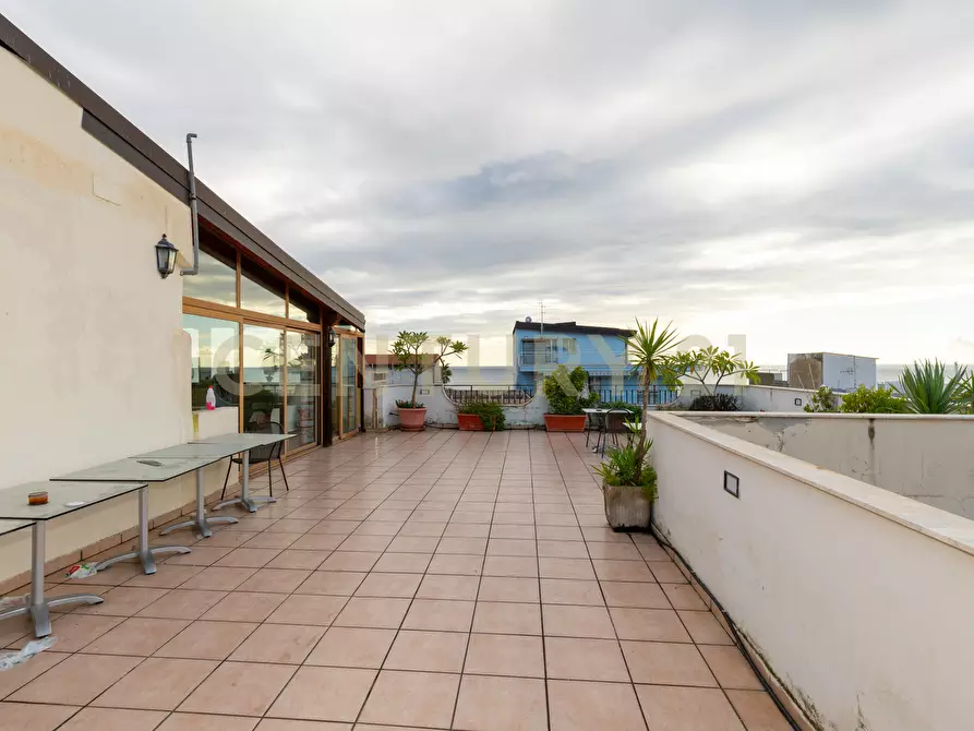 Immagine 37 di Casa indipendente in vendita  in Via Consolare Valeria 220 a Sant'alessio Siculo