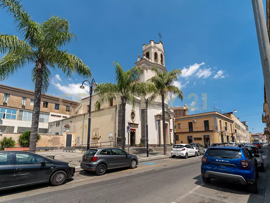 Immagine 29 di Locale commerciale in vendita  in Piazza Guglielmo Marconi 19 a San Gregorio Di Catania