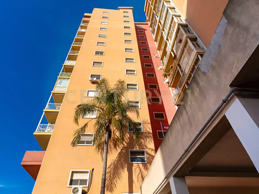 Immagine 42 di Quadrilocale in vendita  in Viale Librino 1 a Catania