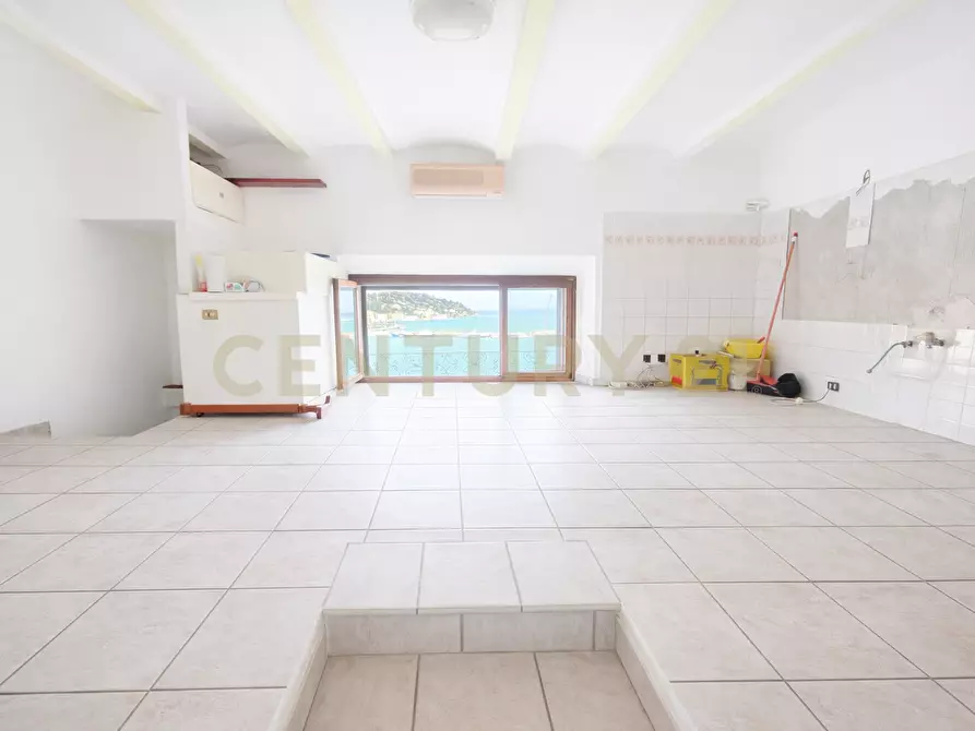 Immagine 2 di Trilocale in vendita  in Via Discesa del Valle 22 a Monte Argentario