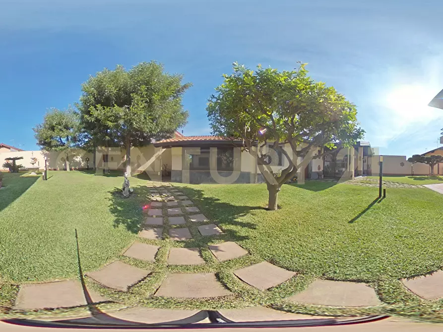 Immagine 103 di Villa in vendita  in Via Salemi 19 a Mascalucia