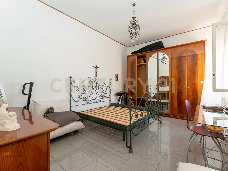 Immagine 31 di Pentalocale in vendita  in Via Salvatore Vigo 106 a Acireale