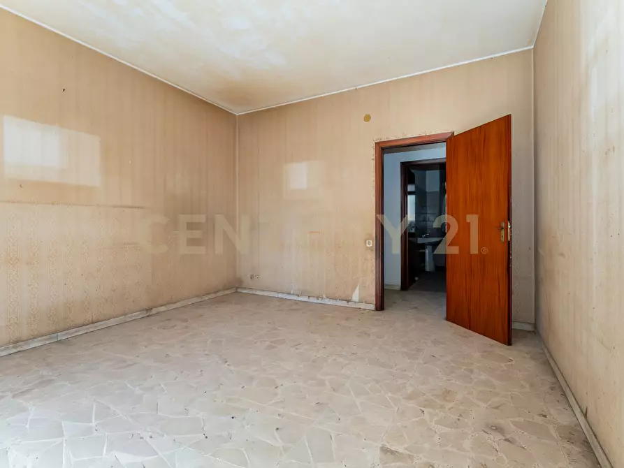 Immagine 34 di Pentalocale in vendita  in Via Fiume 12 a Catania