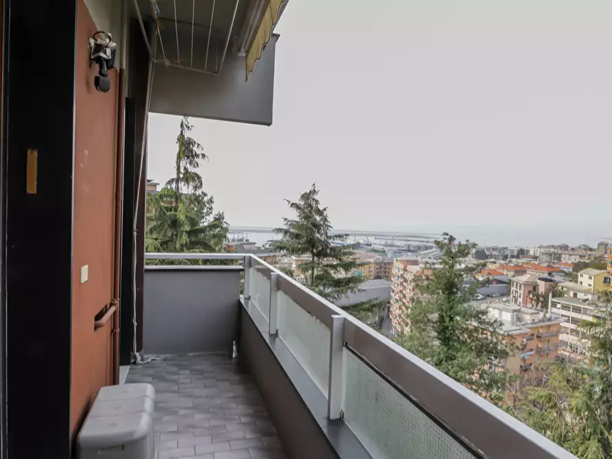 Immagine 34 di Quadrilocale in affitto  in Via Briscata 28 a Genova