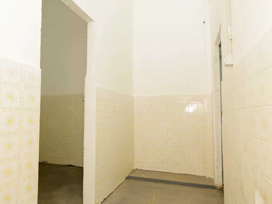 Immagine 9 di Magazzino in affitto  in VIA CHIARAVAGNA 18R a Genova