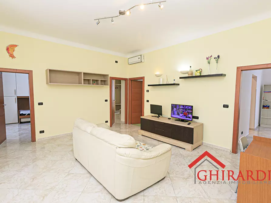 Immagine 3 di Trilocale in affitto  in VIA CHIARAVAGNA 9 a Genova